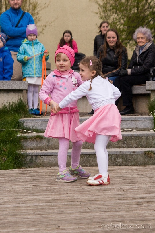 img_170429_8032_Tancovanky-vystoupeni-Kocianka.jpg
